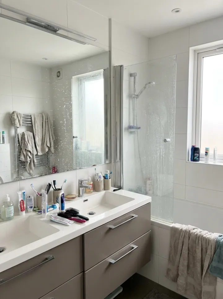 Bathroom before cleaning